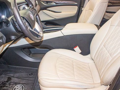 Used 2022 Buick Enclave Avenir w/ Avenir Technology Package image 23