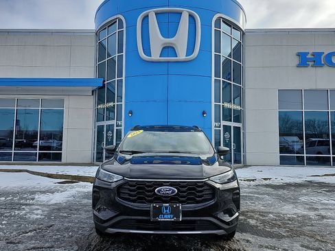 Used 2025 Ford Escape ST-Line image 2