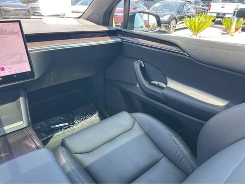 Used 2022 Tesla Model X AWD/4WD image 18