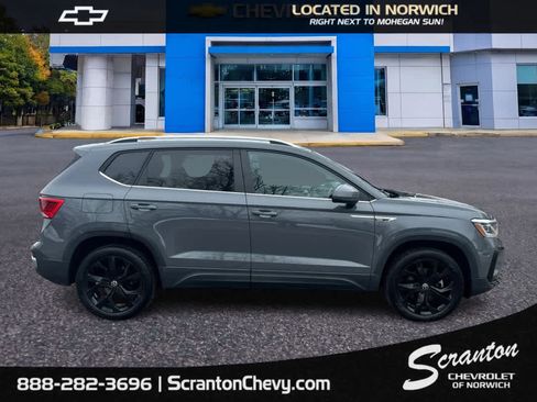 Used 2022 Volkswagen Taos SEL image 5