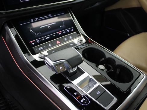 Used 2021 Audi Q8 Premium Plus w/ Premium Plus Package image 16