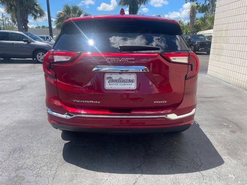 Used 2024 GMC Terrain Denali w/ Denali Premium Package AWD/4WD image 4
