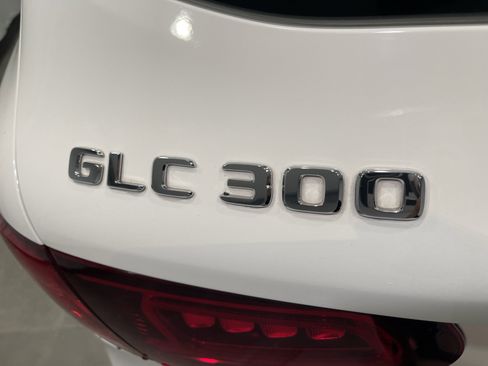 Used 2021 Mercedes-Benz GLC 300 4MATIC image 25
