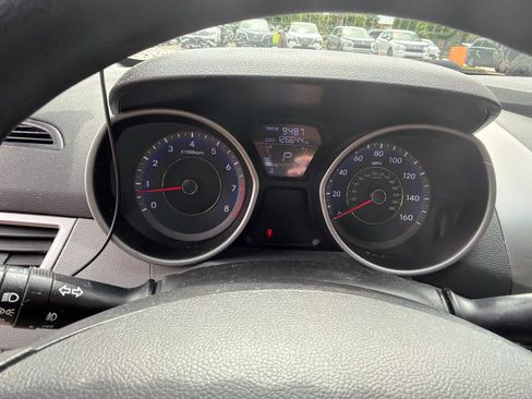 Used 2013 Hyundai Elantra GLS w/ Preferred Pkg FWD image 9