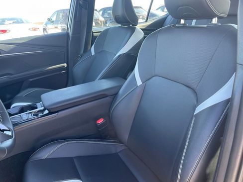 Used 2025 Toyota Camry SE image 36