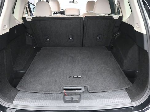 Used 2025 Nissan Rogue SV image 12