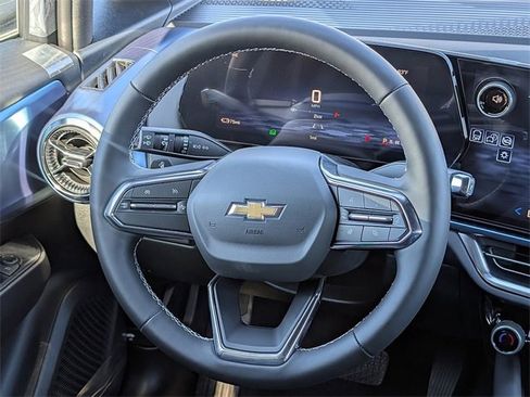 New 2026 Chevrolet Equinox EV LT image 15