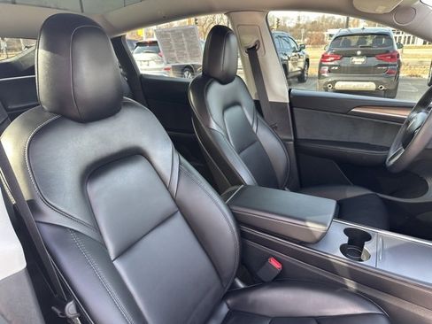 Used 2022 Tesla Model Y Long Range image 14