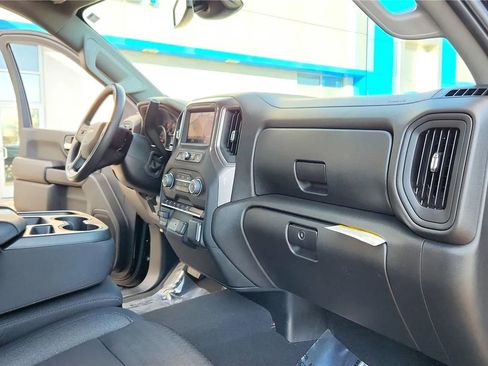 Used 2024 Chevrolet Silverado 2500 Custom w/ Custom Value Package image 33