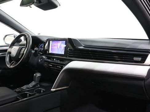 Used 2025 Toyota Camry SE FWD image 17
