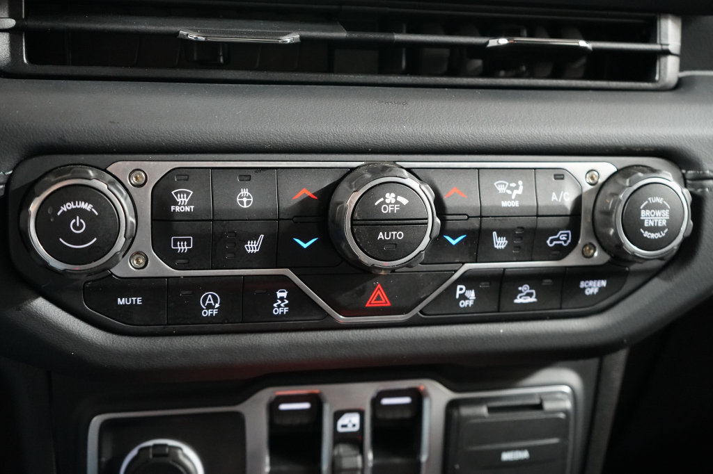 Certified 2025 Jeep Wrangler Unlimited Sahara AWD/4WD image 25