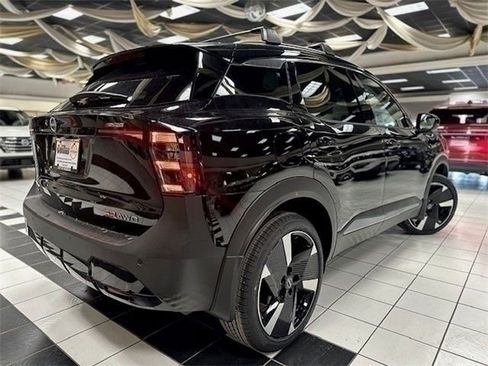 New 2025 Nissan Kicks SR w/ Illumination Package AWD/4WD image 4