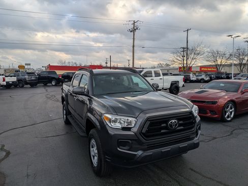 Used 2023 Toyota Tacoma SR image 2