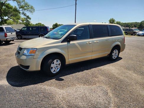Used 2010 Dodge Grand Caravan SE FWD image 10