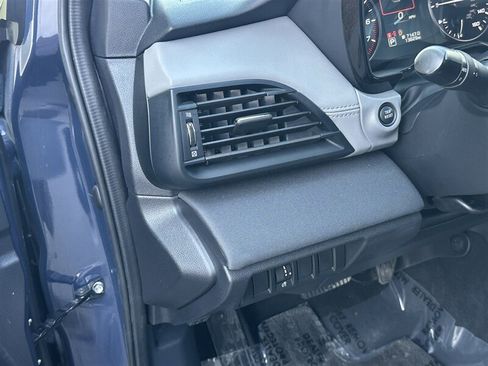 Used 2025 Subaru Outback Premium AWD/4WD image 44