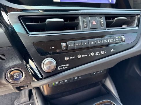 Used 2025 Lexus ES 350 w/ Premium Package FWD image 19
