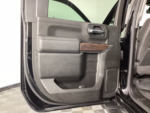 Used 2022 GMC Sierra 2500 SLT w/ SLT Convenience Package image 28