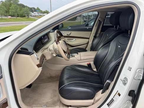 Used 2017 Mercedes-Benz S 550 Sedan image 19