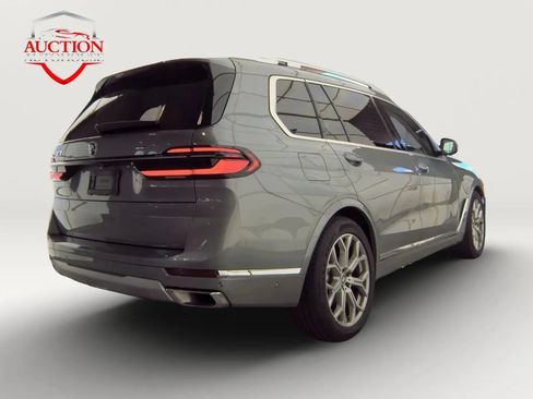 Used 2025 BMW X7 xDrive40i AWD/4WD image 5