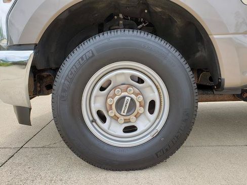 Used 2019 Ford F250 XL w/ Power Equipment Group RWD image 27