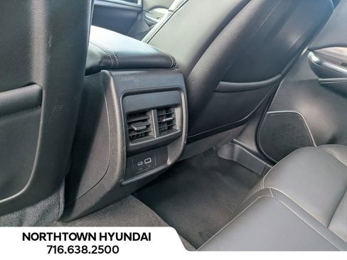 Used 2025 Cadillac XT4 Premium Luxury image 38