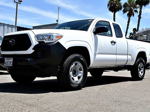 Used 2022 Toyota Tacoma SR RWD image 1