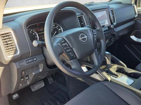 Used 2023 Nissan Frontier SV w/ Technology Package image 9