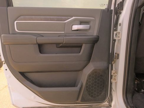 Used 2022 RAM 3500 Big Horn image 28