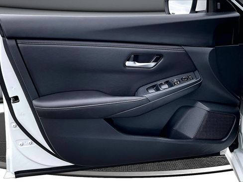 Used 2023 Nissan Sentra SV FWD image 19