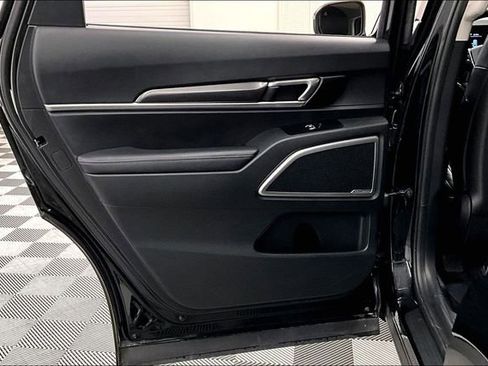 Used 2025 Kia Telluride S AWD/4WD image 23