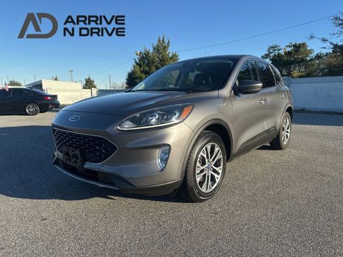 Used 2022 Ford Escape SEL image 1