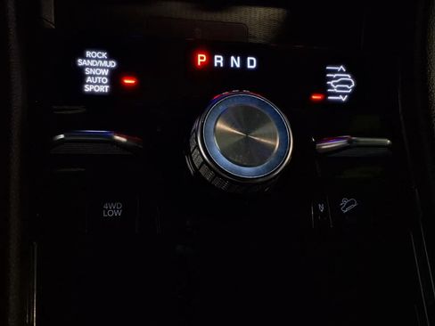 Used 2023 Jeep Grand Cherokee Overland w/ Luxury Tech Group IV AWD/4WD image 23