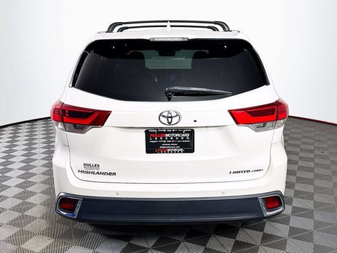 Used 2017 Toyota Highlander Limited w/ Carpet Mat Package AWD/4WD image 6