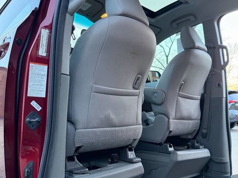 Used 2015 Toyota Sienna XLE Premium image 22