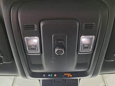 Used 2025 Chevrolet Tahoe LT AWD/4WD image 20