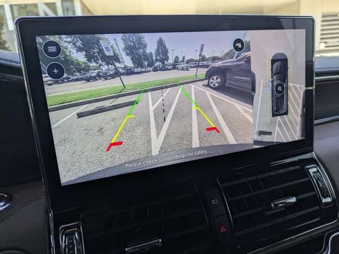 Used 2023 Lincoln Navigator Reserve AWD/4WD image 19