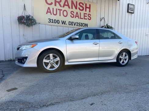 Used 2013 Toyota Camry SE FWD image 8