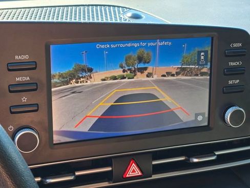 Used 2023 Hyundai Elantra SE image 29