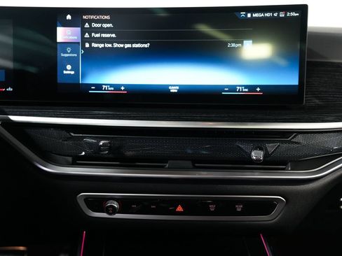 Used 2023 BMW X7 xDrive40i w/ Executive Package AWD/4WD image 23