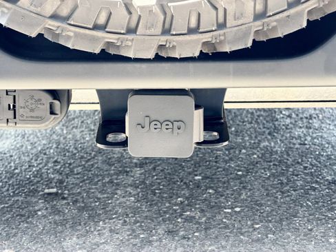Used 2023 Jeep Wrangler Unlimited w/ Cold Weather Group AWD/4WD image 15