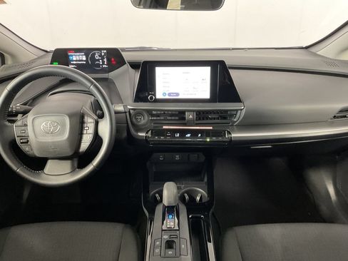 Used 2025 Toyota Prius LE AWD/4WD image 15