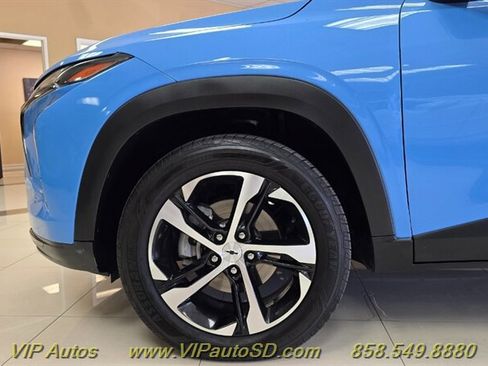 Used 2024 Chevrolet Trax RS w/ Sunroof Package FWD image 24