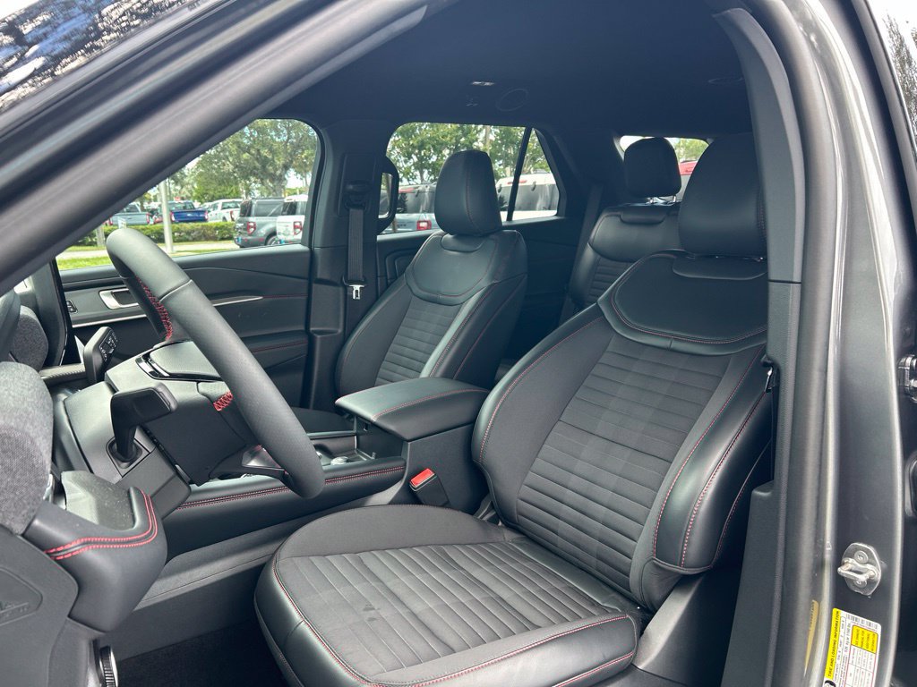 Used 2026 Ford Explorer ST-Line w/ ST-Line Street Pack RWD image 19