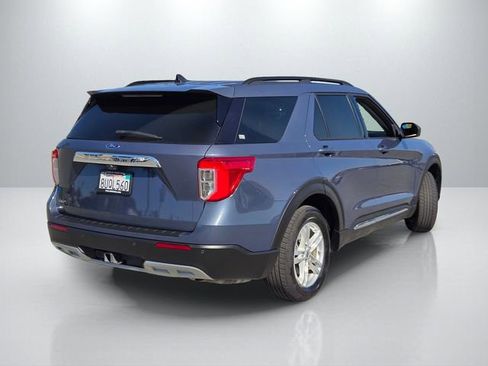 Used 2021 Ford Explorer XLT w/ Equipment Group 202A image 4
