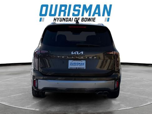 Used 2023 Kia Telluride EX w/ EX Captain's Chair Package image 4