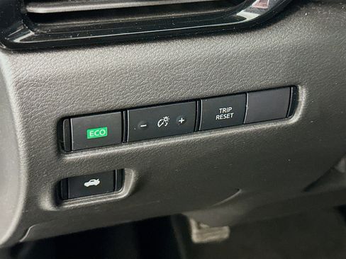 Used 2024 Nissan Sentra SV w/ All-Weather Package image 17