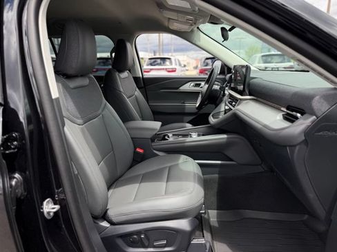 New 2026 Ford Explorer Active w/ Active Comfort Package AWD/4WD image 16