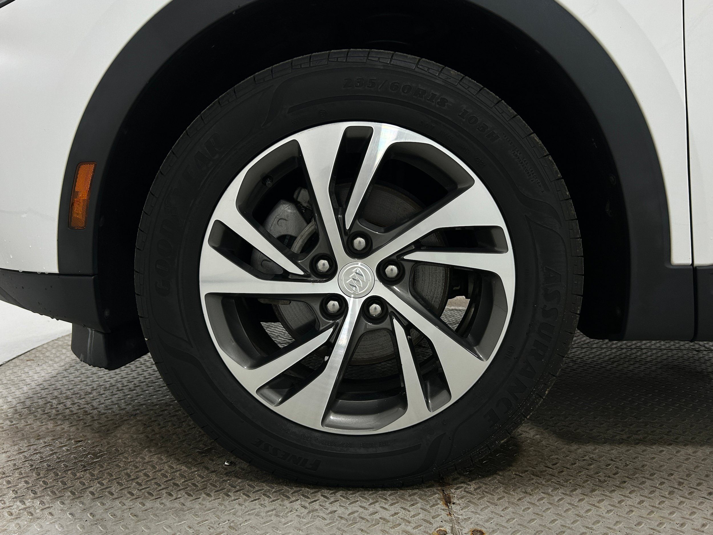 Used 2021 Buick Envision Essence AWD/4WD image 37