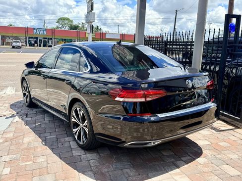 Used 2021 Volkswagen Passat 2.0T SE FWD image 7