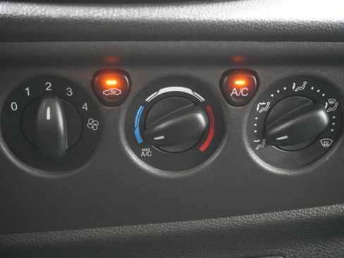 Used 2017 Ford Transit 150 XLT image 18